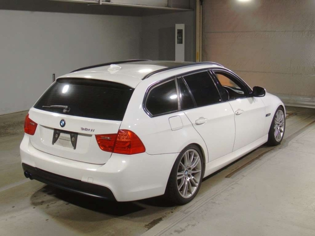 BMW 3 SERIES 2010