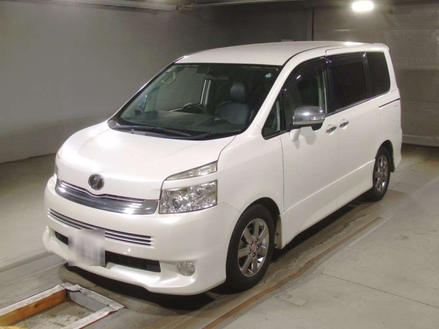 TOYOTA VOXY 2009