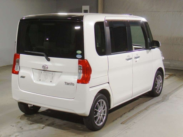 DAIHATSU TANTO 2014