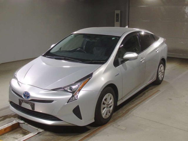 TOYOTA PRIUS 2018