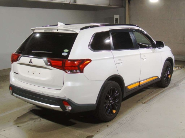 MITSUBISHI OUTLANDER 2017