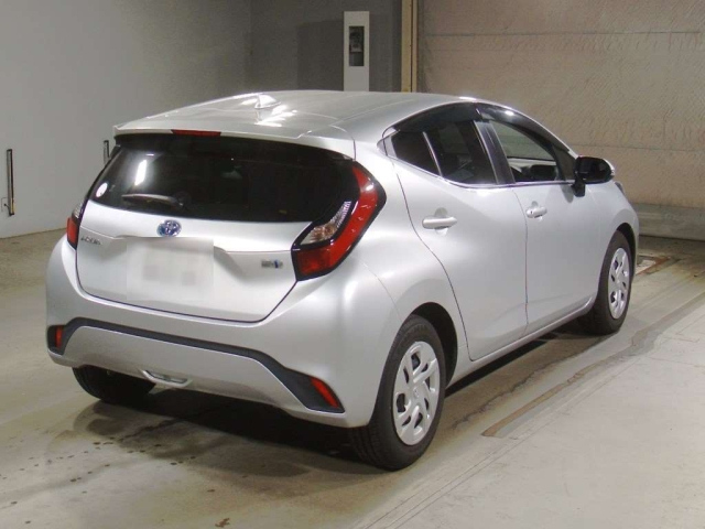 TOYOTA AQUA 2022