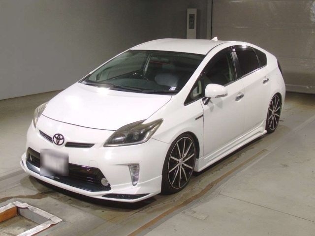 TOYOTA PRIUS 2013