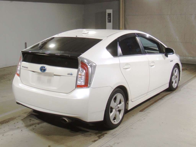 TOYOTA PRIUS 2013