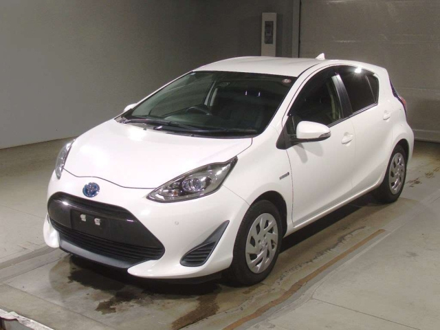 TOYOTA AQUA 2018