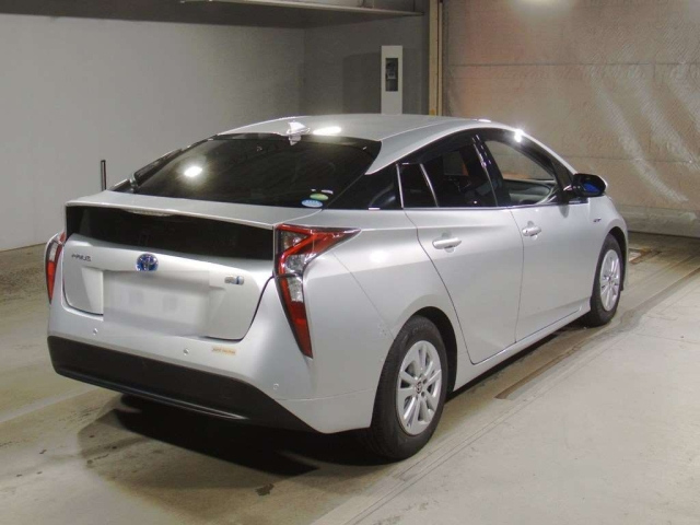 TOYOTA PRIUS 2018