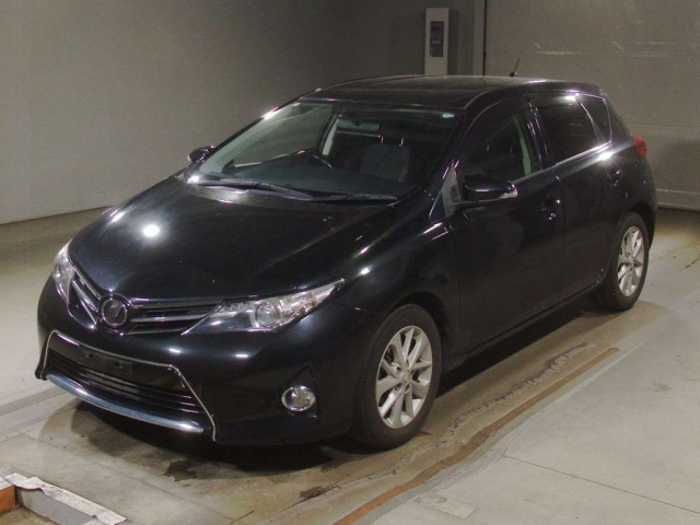 TOYOTA AURIS 2013