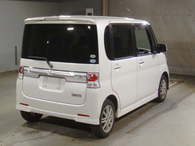 DAIHATSU TANTO 2010