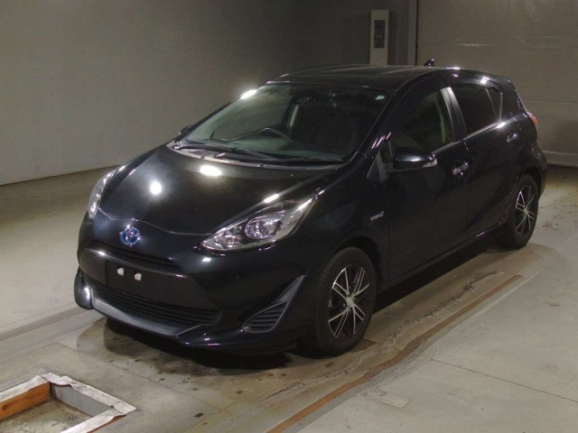 TOYOTA AQUA 2018