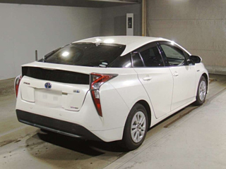 TOYOTA PRIUS 2017