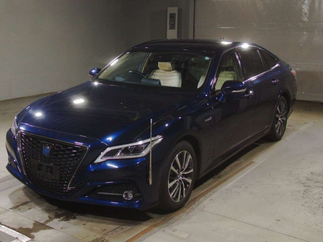 TOYOTA CROWN 2018