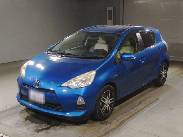 TOYOTA AQUA 2013