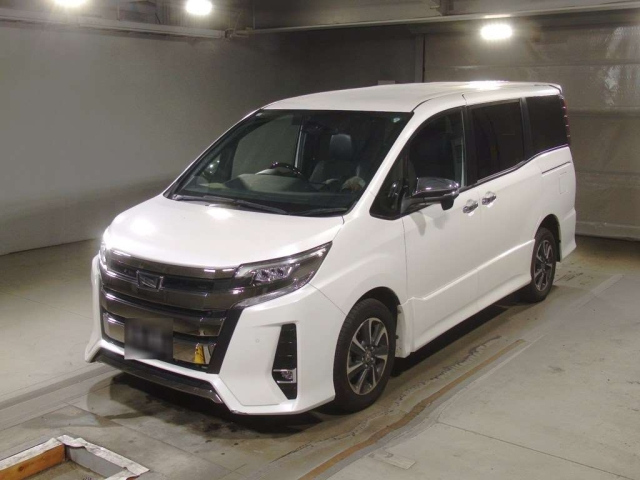 TOYOTA NOAH 2021