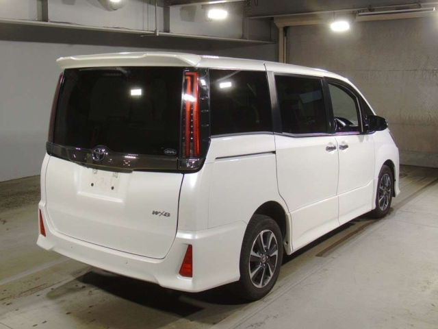 TOYOTA NOAH 2021