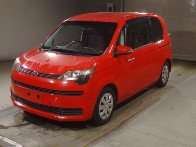 TOYOTA SPADE 2013