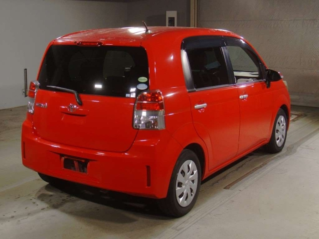TOYOTA SPADE 2013