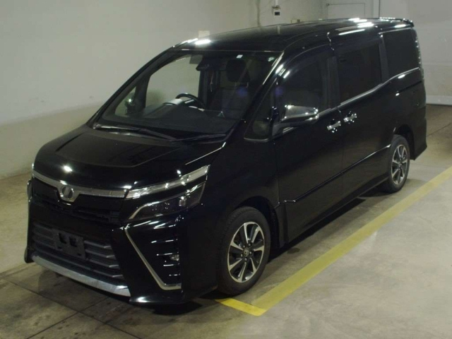 TOYOTA VOXY 2018