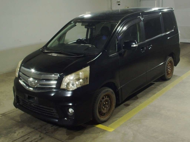 TOYOTA NOAH 2010