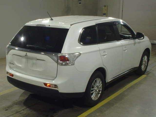 MITSUBISHI OUTLANDER 2013