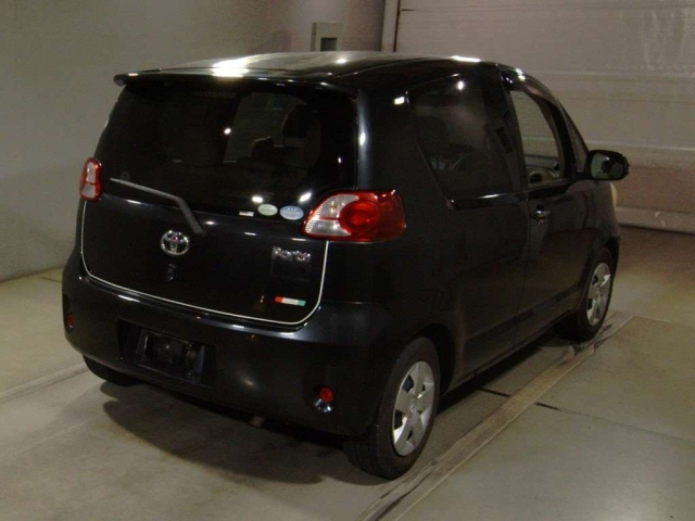 TOYOTA PORTE 2010