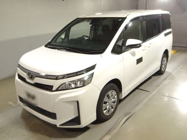 TOYOTA VOXY 2018