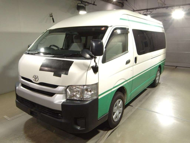 TOYOTA HIACE 2016