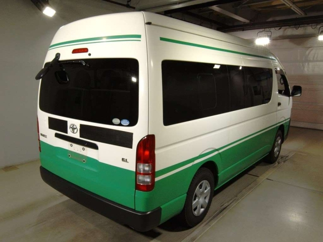 TOYOTA HIACE 2016