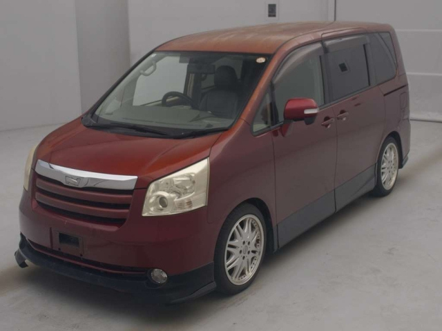 TOYOTA NOAH 2008