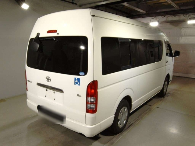 TOYOTA HIACE 2013