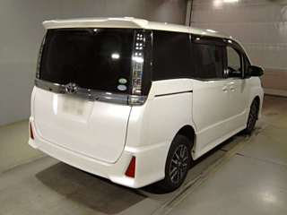 TOYOTA VOXY 2014