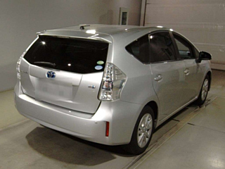 TOYOTA PRIUS ALPHA 2013