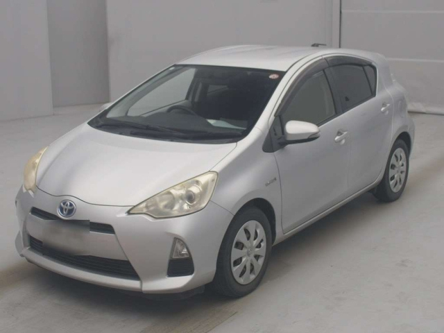 TOYOTA AQUA 2012