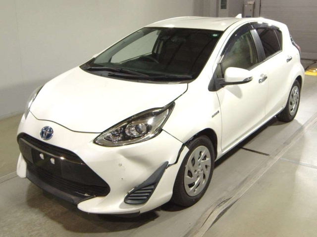 TOYOTA AQUA 2018