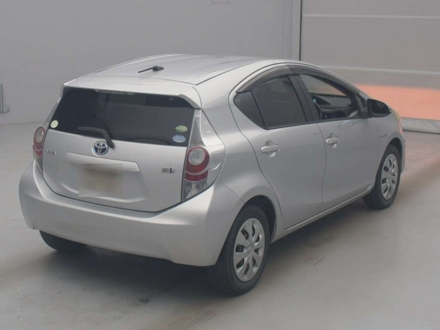 TOYOTA AQUA 2012