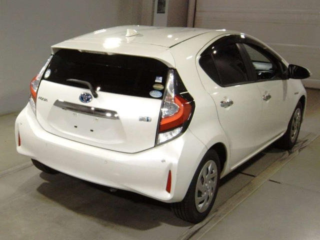 TOYOTA AQUA 2018