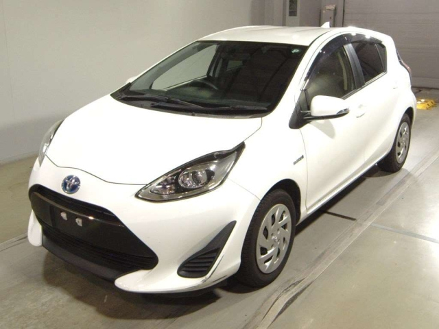 TOYOTA AQUA 2019