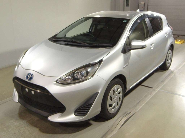 TOYOTA AQUA 2018