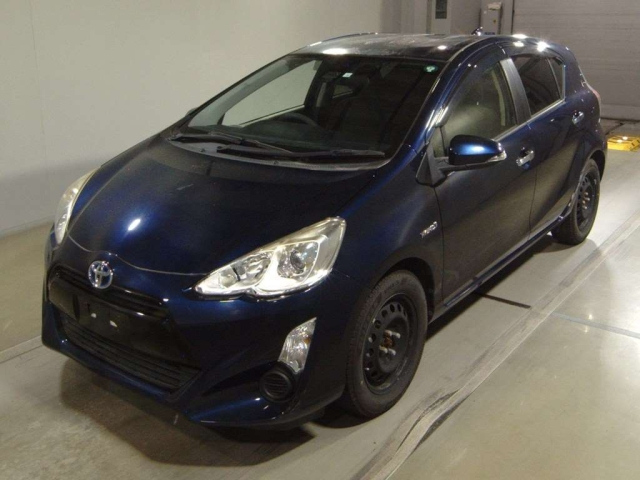 TOYOTA AQUA 2016