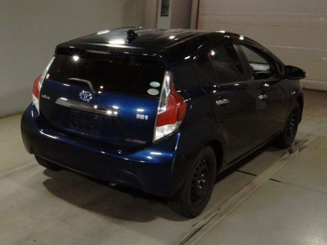 TOYOTA AQUA 2016