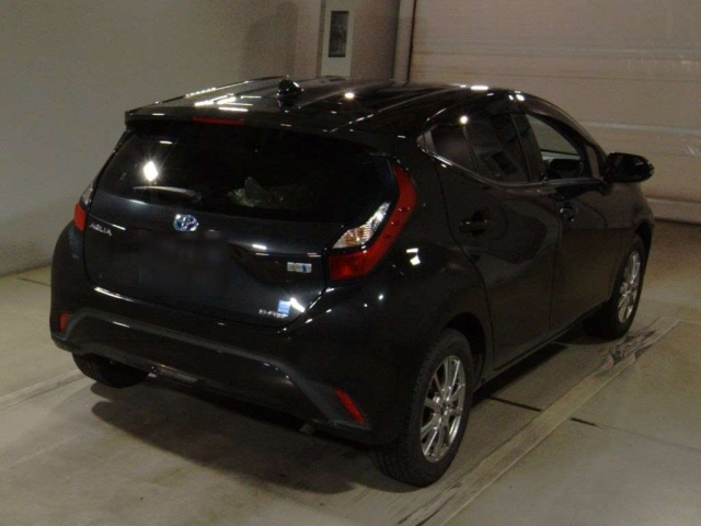 TOYOTA AQUA 2022