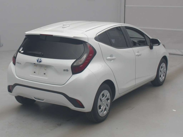 TOYOTA AQUA 2022