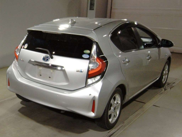 TOYOTA AQUA 2018