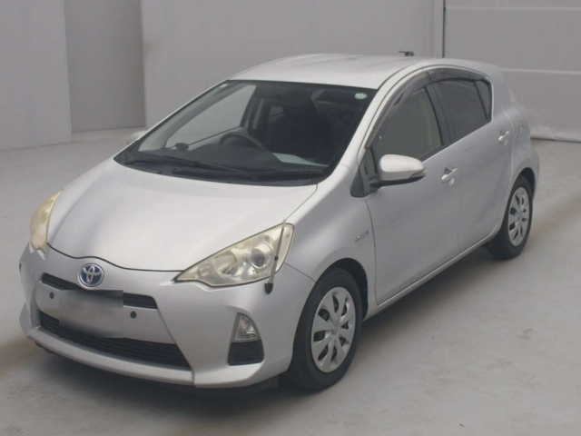 TOYOTA AQUA 2012