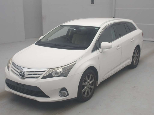 TOYOTA AVENSIS WAGON 2013