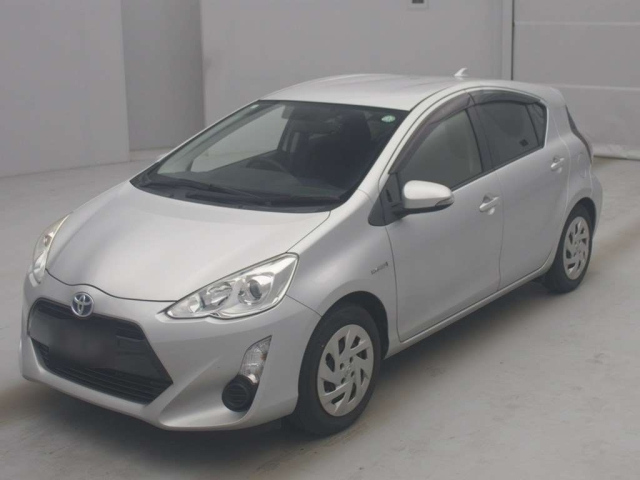 TOYOTA AQUA 2016