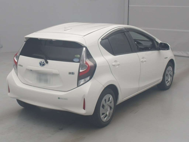 TOYOTA AQUA 2019