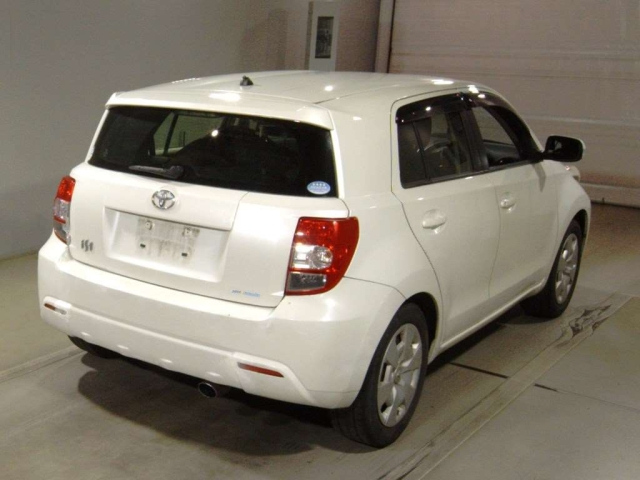 TOYOTA IST 2012