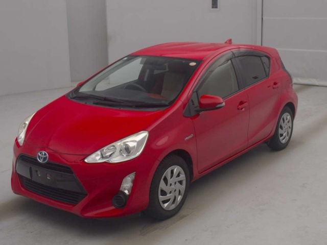 TOYOTA AQUA 2015