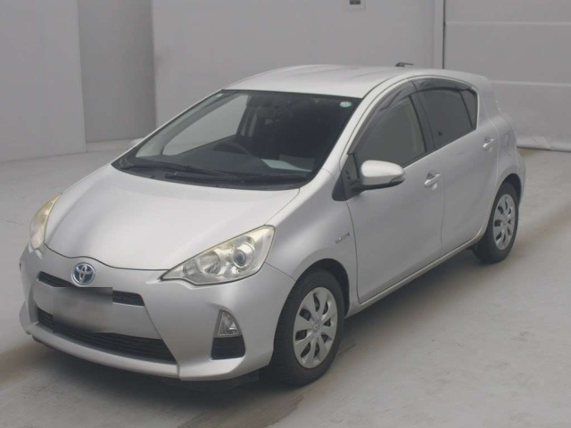 TOYOTA AQUA 2013