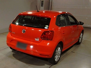 VOLKSWAGEN POLO 2016